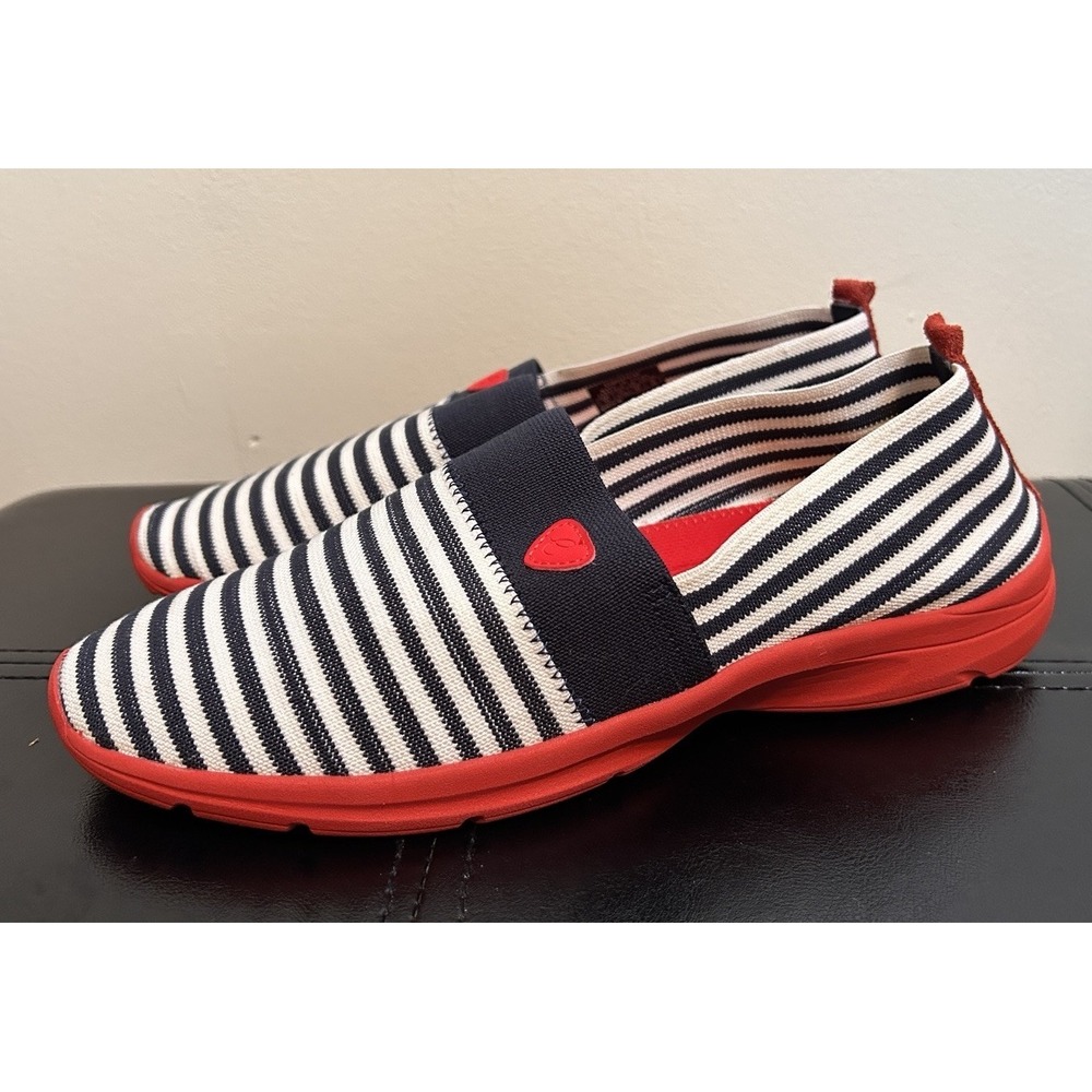Women's Easy Spirit Quiet Step Navy/White stripe slip-on shoe size 11